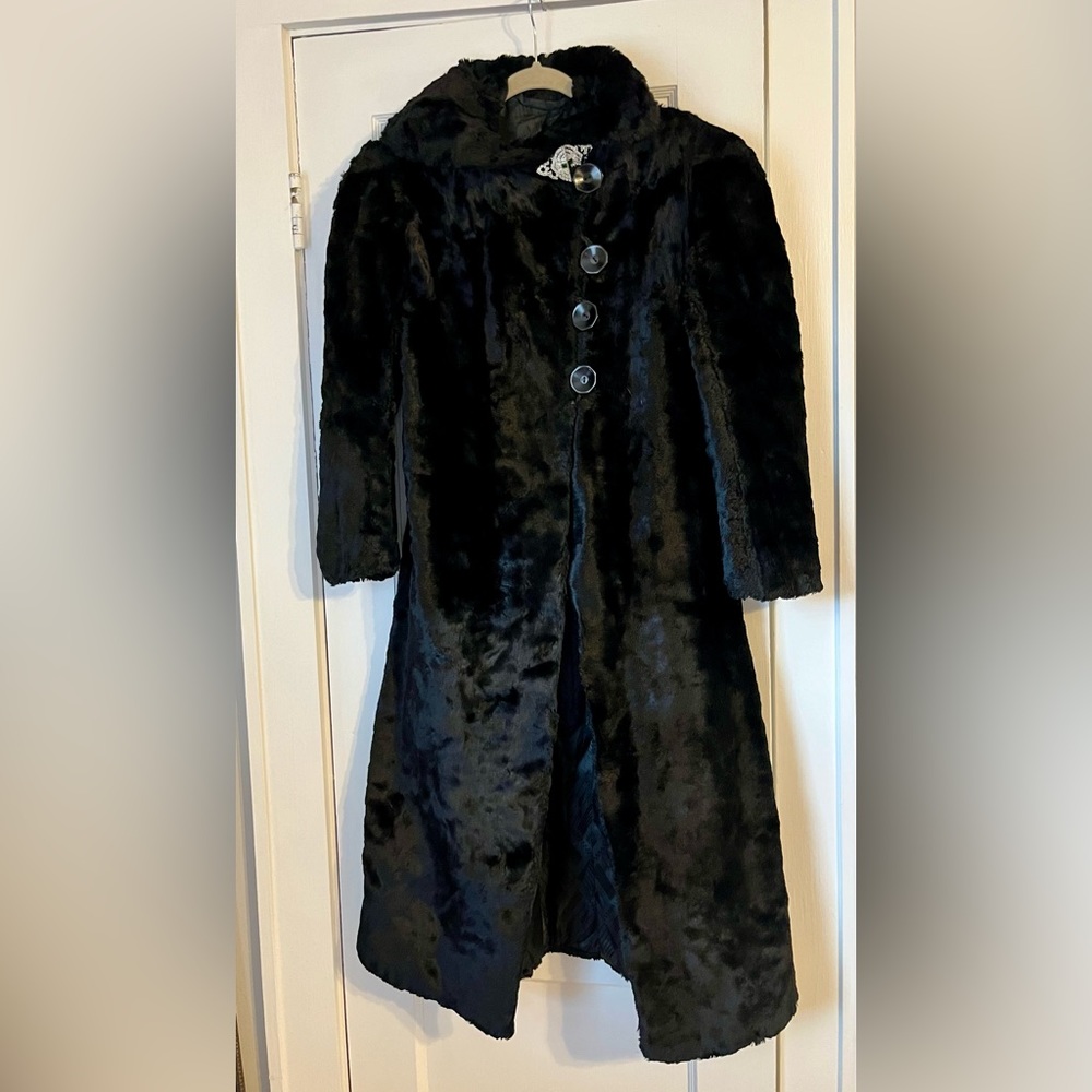 Vintage black, faux fur, beautiful coat Size S